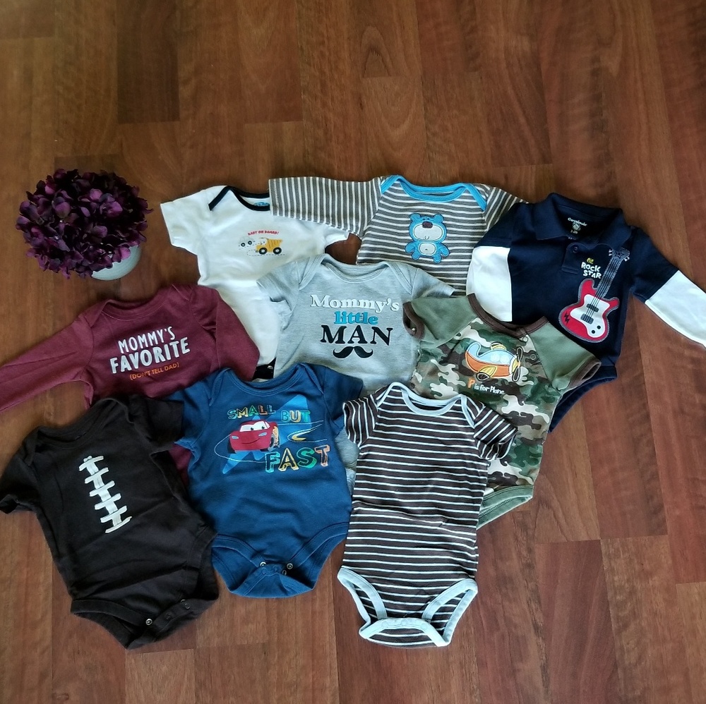 👶 Lot of 3-6 months onesies
